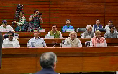 எதிர்க்கட்சிகளுக்கு மக்களவை துணைத்தலைவர் பதவி  - அனைத்துக்கட்சிக் கூட்டத்தில் காங்.